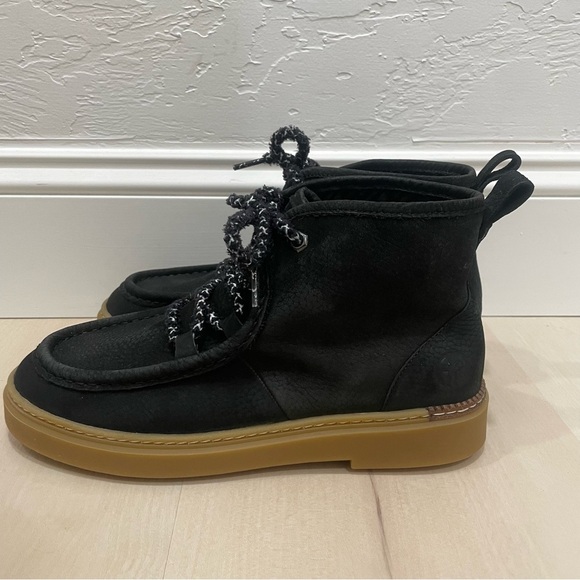 Cole Haan Women's 7.5 B All Day Summit Chukka Bootie Black Boots - Picture 10 of 15